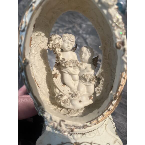 Vintage Musical Porcelain Egg With Angels Plays "Some Enchanted Evening" TB68 - Picture 4 of 8